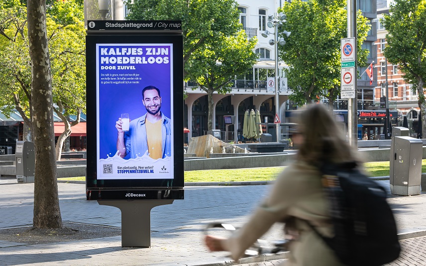 Stoppen met Zuivel-poster op straat